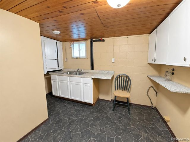 5117 Sobieski Street, Detroit, MI 48212