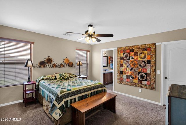 915 W DESERT SEASONS Drive, San Tan Valley, AZ 85143