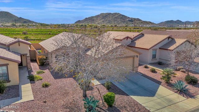 915 W DESERT SEASONS Drive, San Tan Valley, AZ 85143
