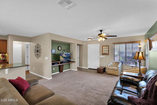 915 W DESERT SEASONS Drive, San Tan Valley, AZ 85143