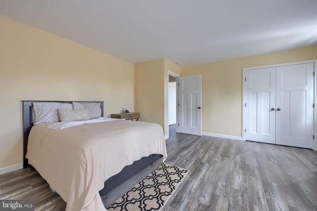 212 CEDAR DR, Leola, PA 17540