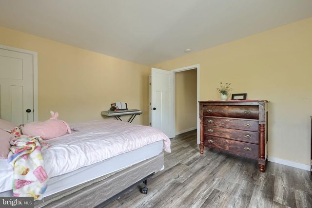 212 CEDAR DR, Leola, PA 17540