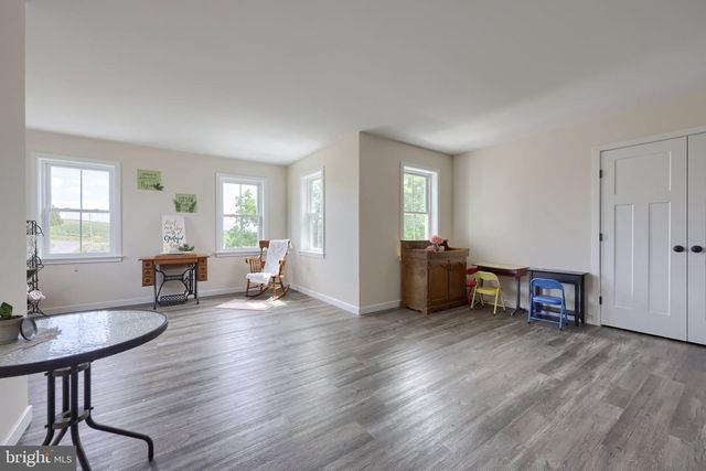 212 CEDAR DR, Leola, PA 17540