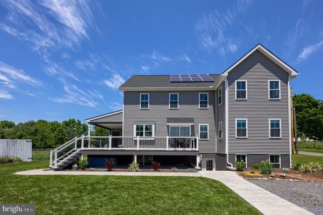 212 CEDAR DR, Leola, PA 17540