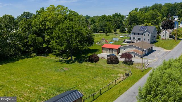 212 CEDAR DR, Leola, PA 17540