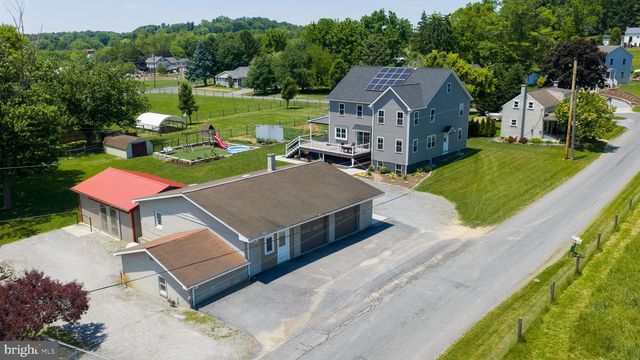 212 CEDAR DR, Leola, PA 17540