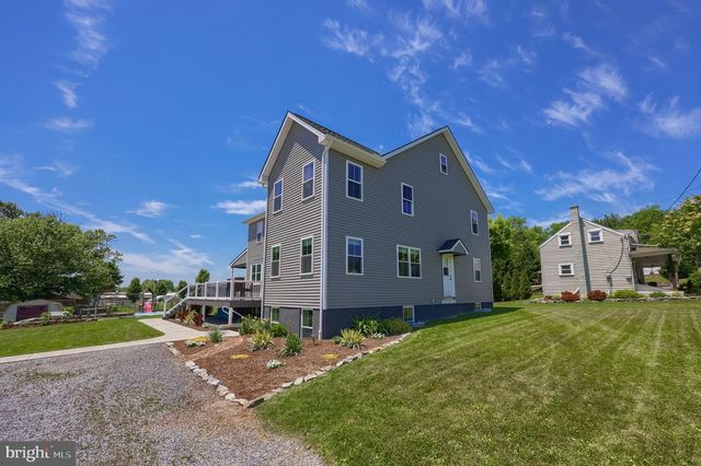 212 CEDAR DR, Leola, PA 17540