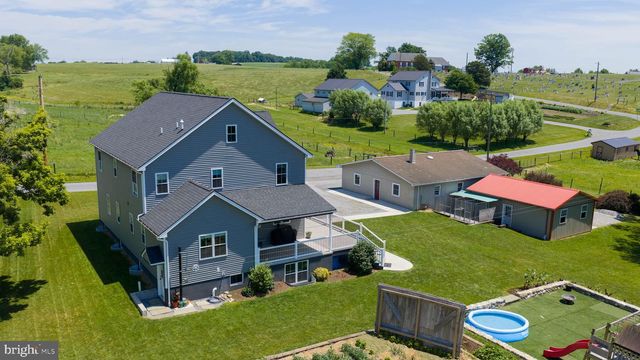 212 CEDAR DR, Leola, PA 17540