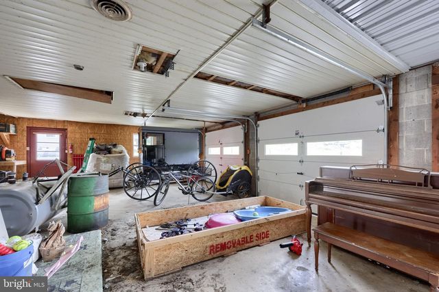 212 CEDAR DR, Leola, PA 17540