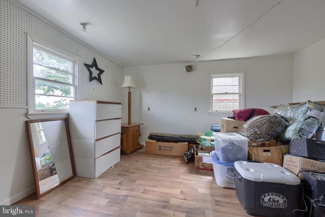 212 CEDAR DR, Leola, PA 17540