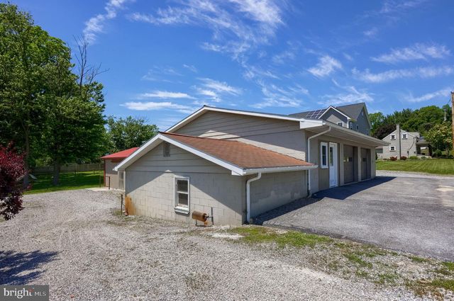 212 CEDAR DR, Leola, PA 17540