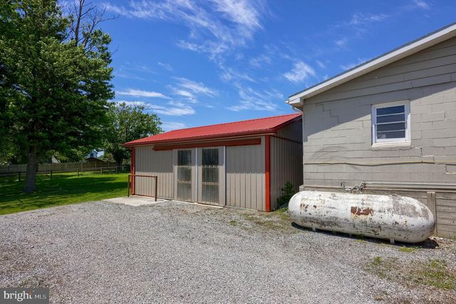 212 CEDAR DR, Leola, PA 17540