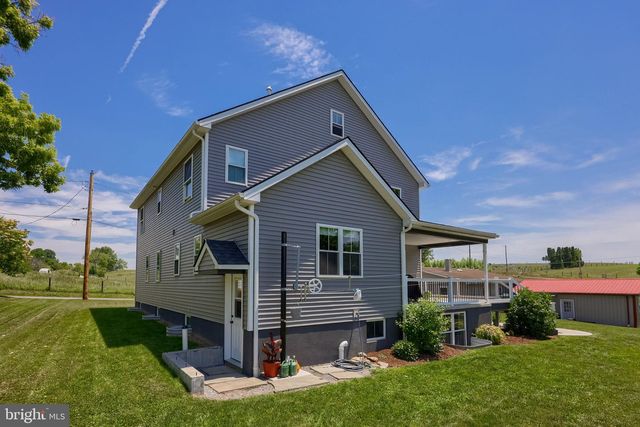 212 CEDAR DR, Leola, PA 17540