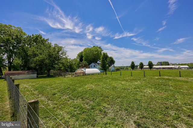 212 CEDAR DR, Leola, PA 17540
