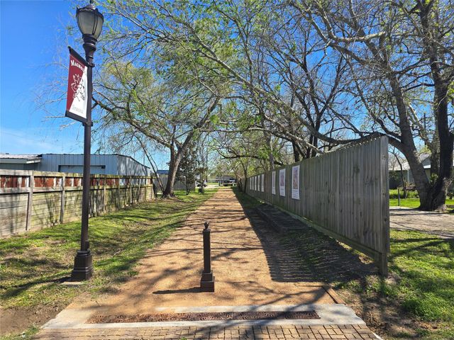 122 Commerce Street, Magnolia, TX 77355
