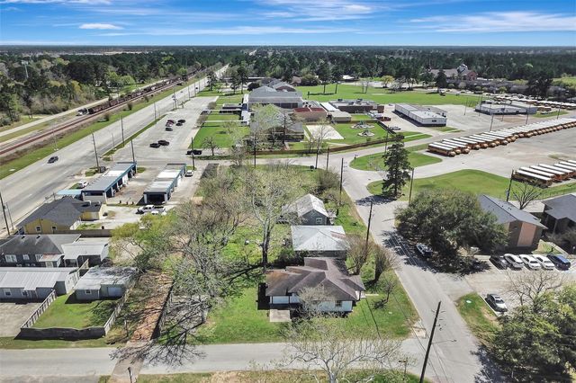 122 Commerce Street, Magnolia, TX 77355