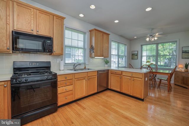 17 BLACK EYED SUSAN RD, Langhorne, PA 19047