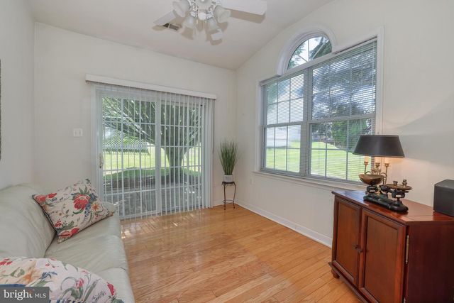 17 BLACK EYED SUSAN RD, Langhorne, PA 19047
