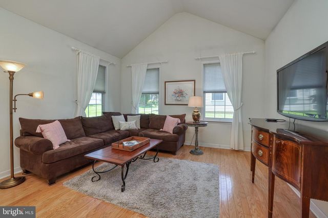 17 BLACK EYED SUSAN RD, Langhorne, PA 19047