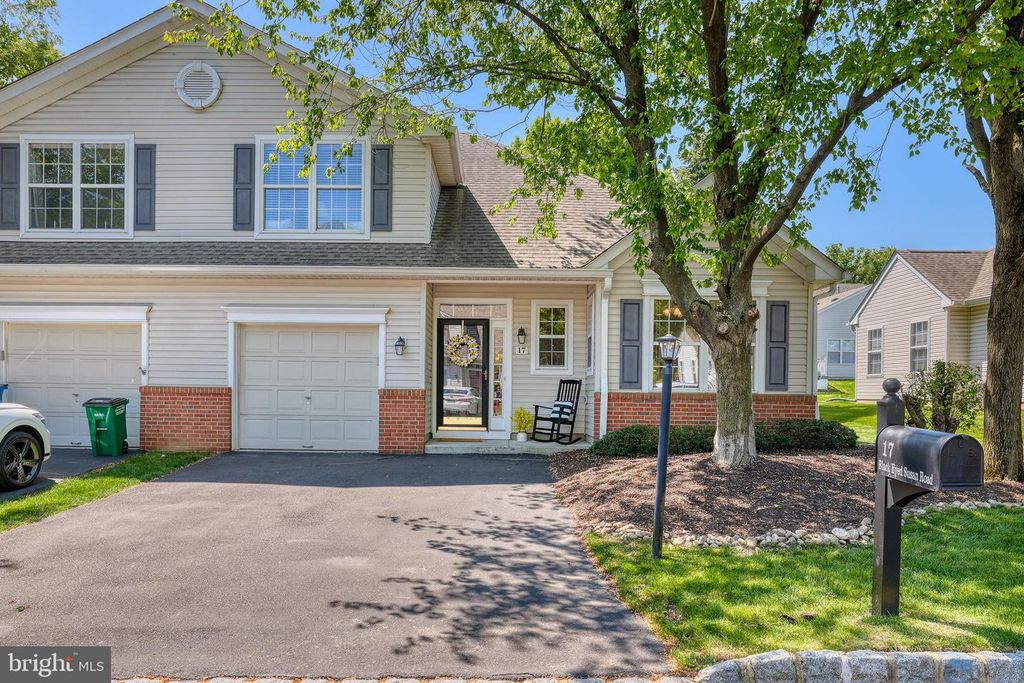 17 BLACK EYED SUSAN RD, Langhorne, PA 19047