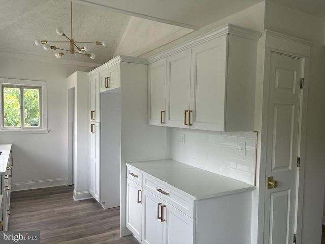 319 LAUREL AVE, Oaklyn, NJ 08107