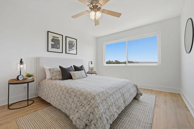4013 Crown Point 2, San Diego, CA 92109