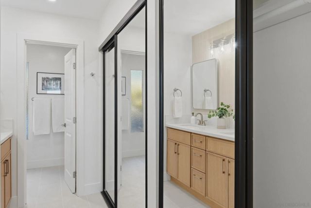 4013 Crown Point 2, San Diego, CA 92109