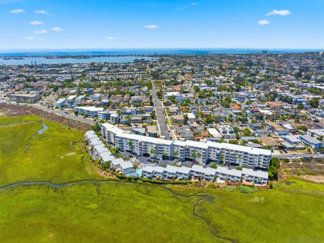 4013 Crown Point 2, San Diego, CA 92109