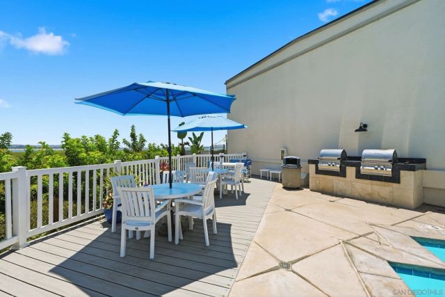4013 Crown Point 2, San Diego, CA 92109