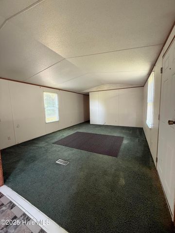 1098 Dewey Hardison Road, Williamston, NC 27892