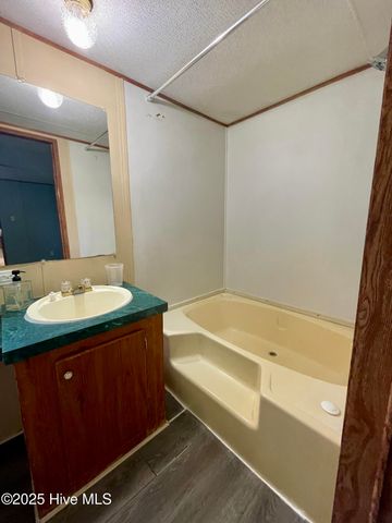 1098 Dewey Hardison Road, Williamston, NC 27892