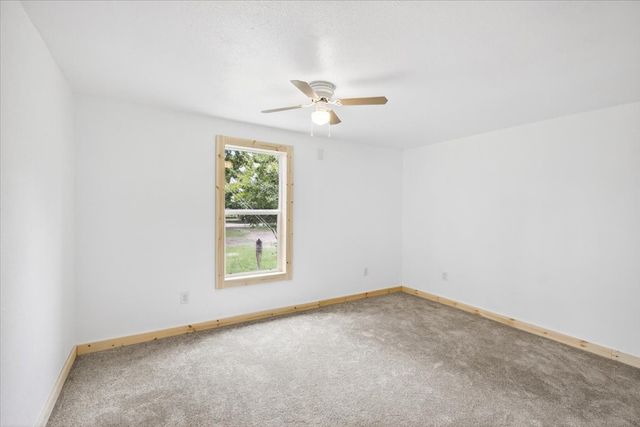 250 E Golden Oaks Drive, Mabank, TX 75156