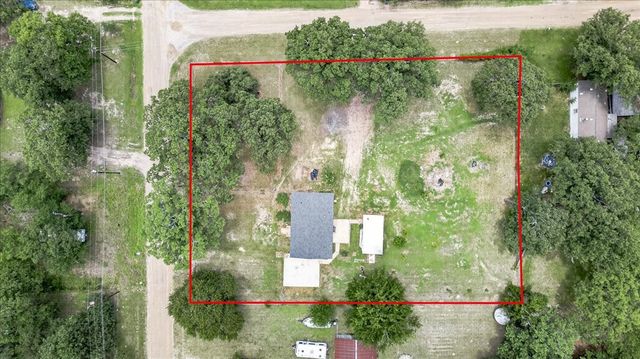 250 E Golden Oaks Drive, Mabank, TX 75156