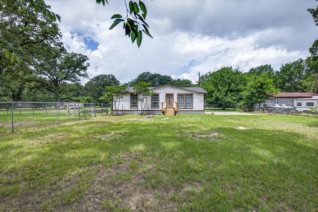 250 E Golden Oaks Drive, Mabank, TX 75156