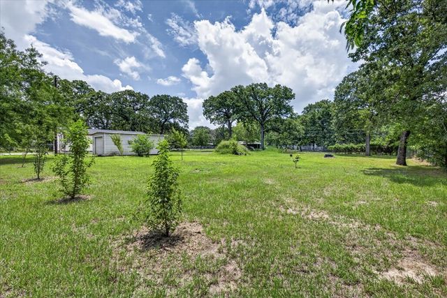 250 E Golden Oaks Drive, Mabank, TX 75156