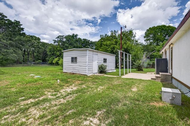 250 E Golden Oaks Drive, Mabank, TX 75156