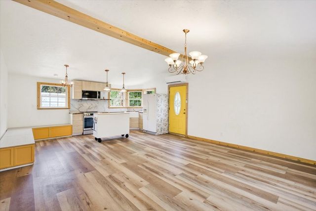 250 E Golden Oaks Drive, Mabank, TX 75156