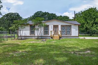 250 E Golden Oaks Drive, Mabank, TX 75156
