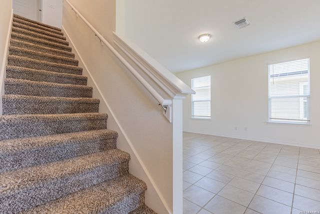 4660 VIA SONOMA TRL, Converse, TX 78109