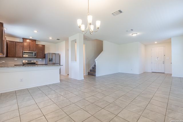 4660 VIA SONOMA TRL, Converse, TX 78109