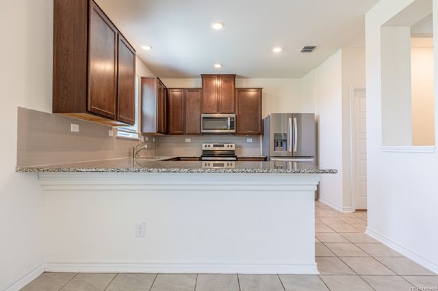 4660 VIA SONOMA TRL, Converse, TX 78109