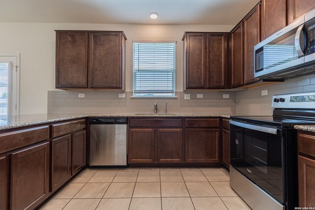 4660 VIA SONOMA TRL, Converse, TX 78109