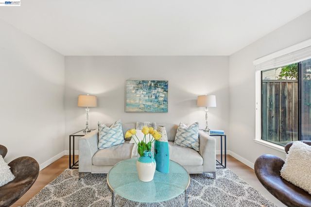 678 Saddleback Ter, Fremont, CA 94536