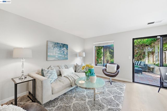 678 Saddleback Ter, Fremont, CA 94536