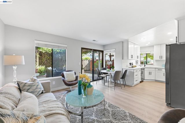 678 Saddleback Ter, Fremont, CA 94536