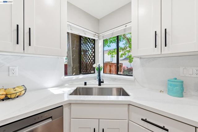 678 Saddleback Ter, Fremont, CA 94536