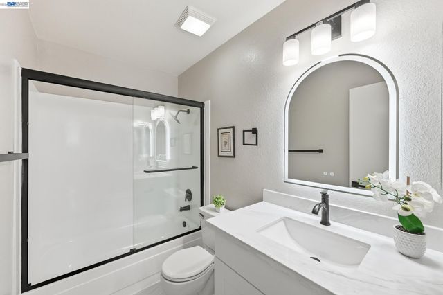 678 Saddleback Ter, Fremont, CA 94536