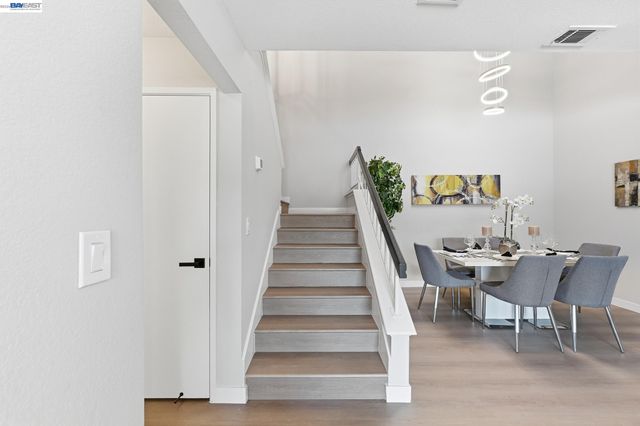 678 Saddleback Ter, Fremont, CA 94536