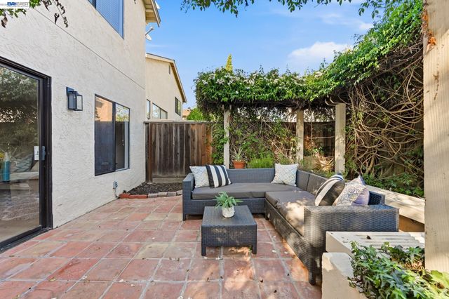 678 Saddleback Ter, Fremont, CA 94536