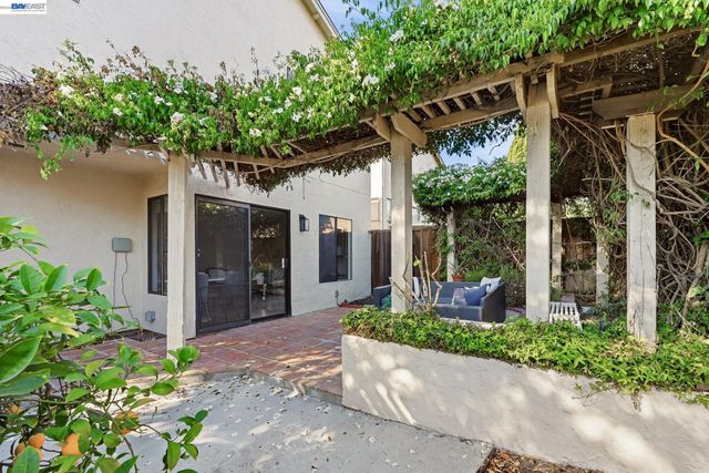 678 Saddleback Ter, Fremont, CA 94536